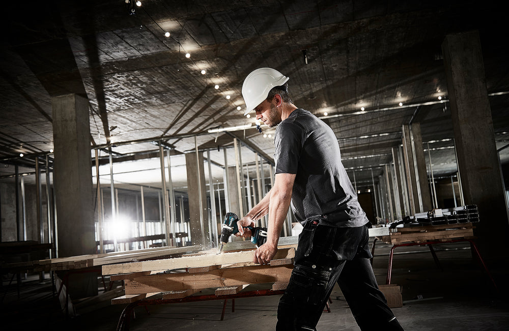 Furadeira/Parafusadeira sem Fio 18V Li-Ion 5Ah, Ø 13 mm, DDF484RTX6 - Eficiência e Potência para Todos os Seus Projetos